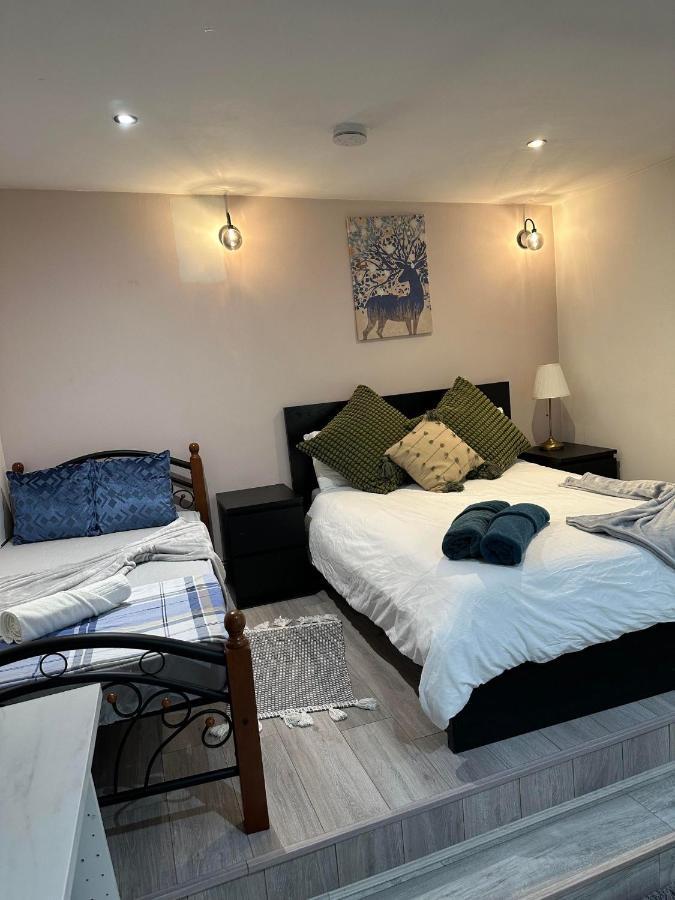Charming Studio Apartment In London Exterior photo